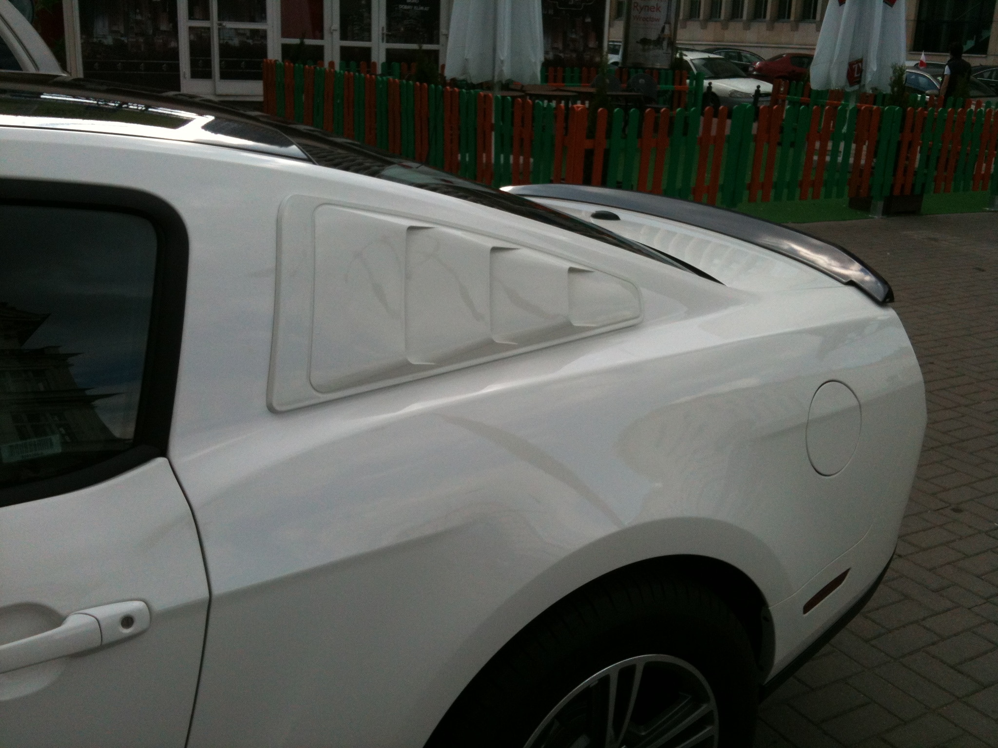 FORD MUSTANG - Náduchy okná zadne (3otvory) TFB – Obrázok 3