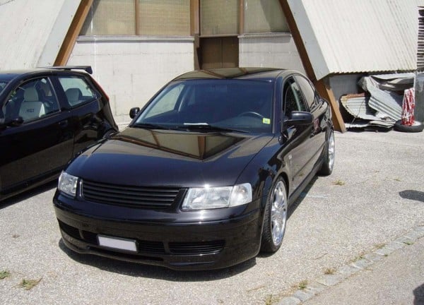VW PASSAT B5 (95-00) - Spoiler predného nárazníka TFB - !!POŠKODENÉ!!