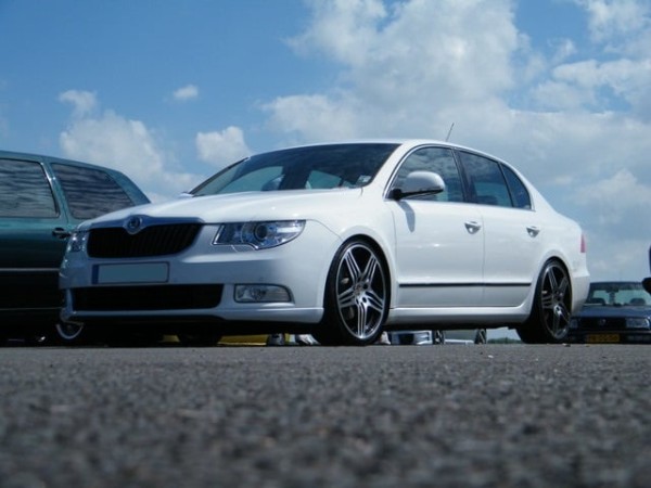 ŠKODA SUPERB Mk2 (08-13)- Spoiler predného nárazníka TFB