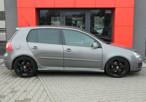 VW GOLF V 5dver. - Bočné prahy Gti look TFB