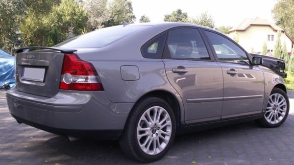VOLVO S40 (05-12) - Krídlo na kufor TFB – Obrázok 4