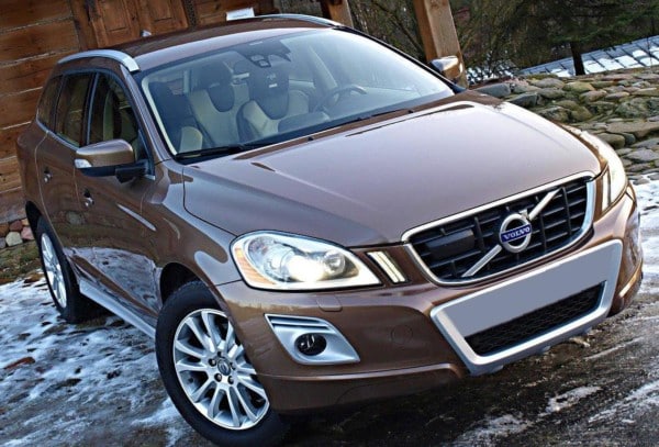 VOLVO XC60 - Predný podnárzník TFB