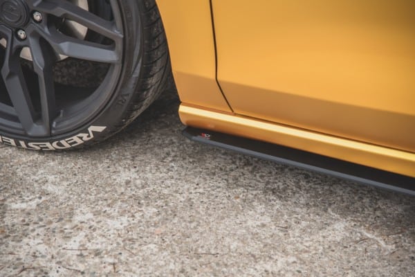 MAXTON DESIGN - Racing Durability Lišty pod prahy + Splitre Ford Focus ST / ST-Line Mk4 , Black + Gloss Flaps – Obrázok 4