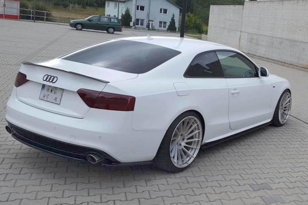 MAXTON DESIGN - Stredový spoiler pod zadný náraznik AUDI A5 S-LINE FACELIFT (without vertical bars) , Čierny lesk – Obrázok 4