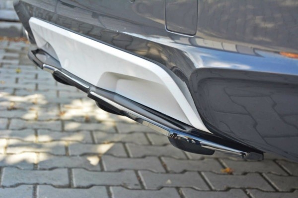 MAXTON DESIGN - Stredový spoiler pod zadný náraznik for vhodné pre BMW X4 M-PACK (with a vertical bar) , Čierny lesk 1035 – Obrázok 2