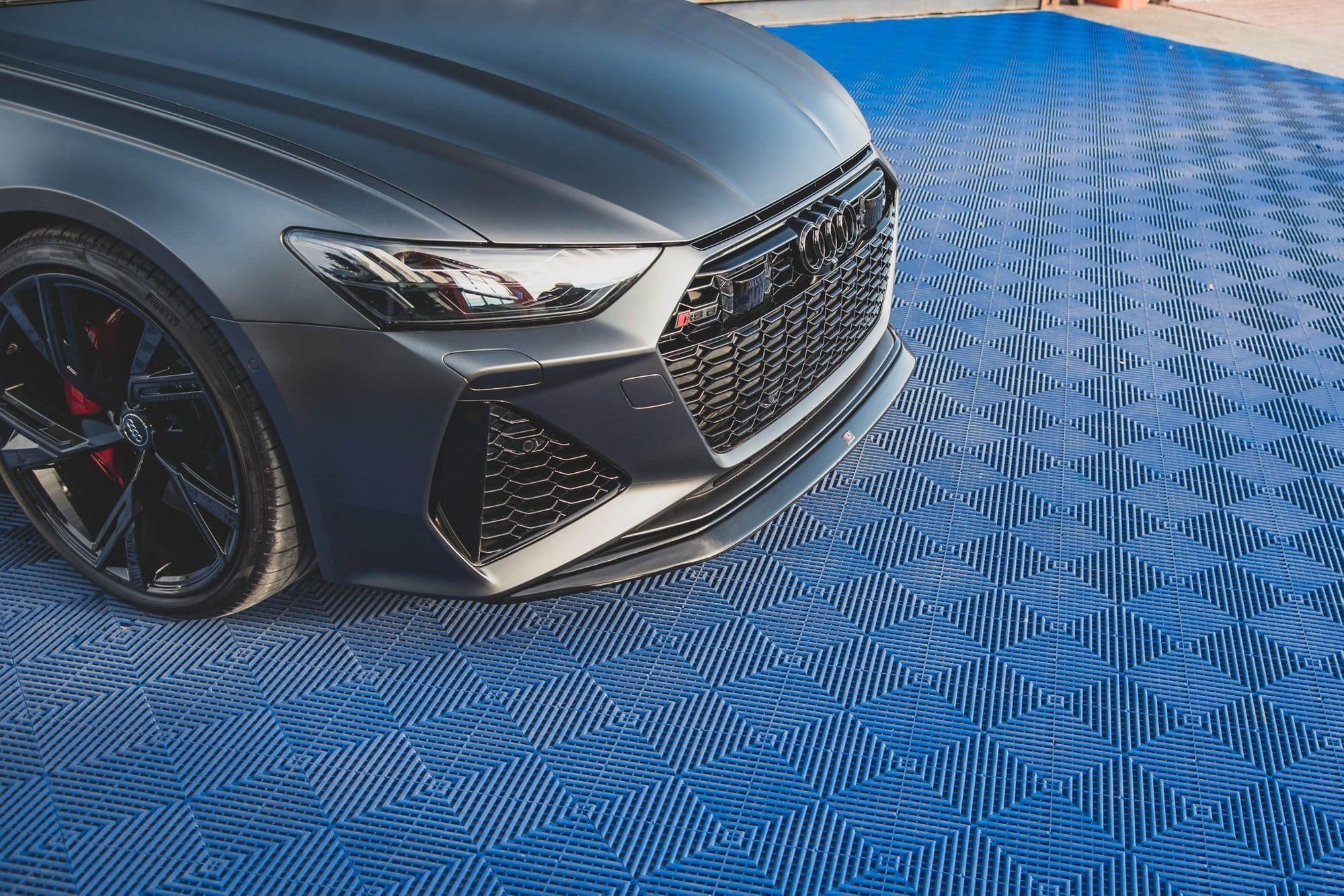 MAXTON DESIGN - Spoiler pod Predný náraznik V.3 Audi RS6 C8 / RS7 C8 , Čierny lesk – Obrázok 5
