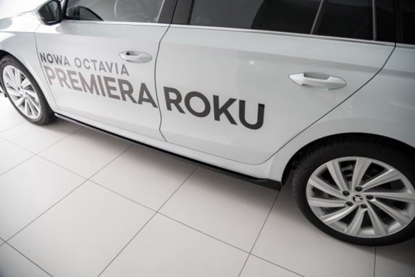 MAXTON DESIGN - Lišty pod prahy V.1 Skoda Octavia Mk4 , Čierny lesk – Obrázok 4