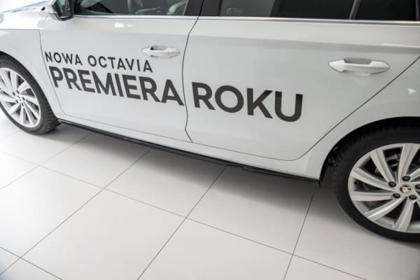 MAXTON DESIGN - Lišty pod prahy V.2 Skoda Octavia Mk4 , Čierny lesk – Obrázok 2