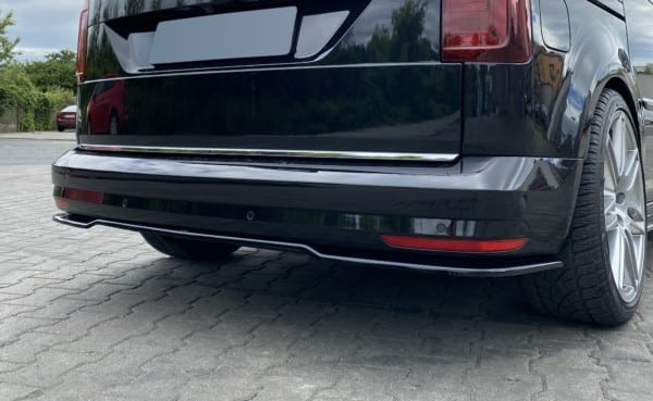 MAXTON DESIGN - Stredový spoiler pod zadný náraznik Volkswagen Caddy Mk. 4 , Čierny lesk – Obrázok 2