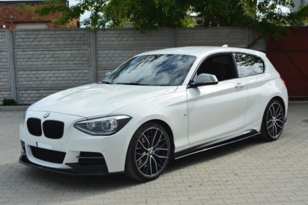 MAXTON DESIGN - Lišty pod prahy vhodné pre BMW 1 F21 M135i / M140i / M-Pack , Čierny lesk – Obrázok 3