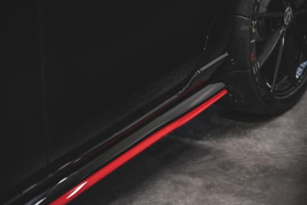 MAXTON DESIGN - Lišty pod prahy VW Golf 7 GTI TCR , RED – Obrázok 7