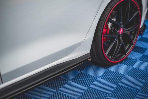 MAXTON DESIGN - Lišty pod prahy Volkswagen Golf 8 GTI , Čierny lesk – Obrázok 3