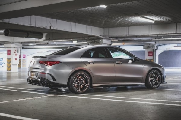 MAXTON DESIGN - Lišty pod prahy Mercedes-AMG CLA 35 / 45 C118 , Čierny lesk – Obrázok 7