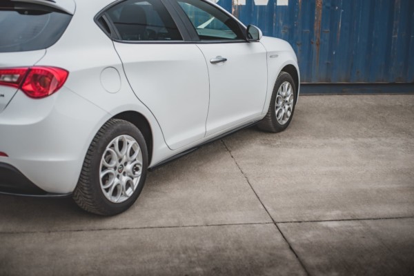 MAXTON DESIGN - Lišty pod prahy Alfa Romeo Giulietta Facelift , Čierny lesk – Obrázok 5