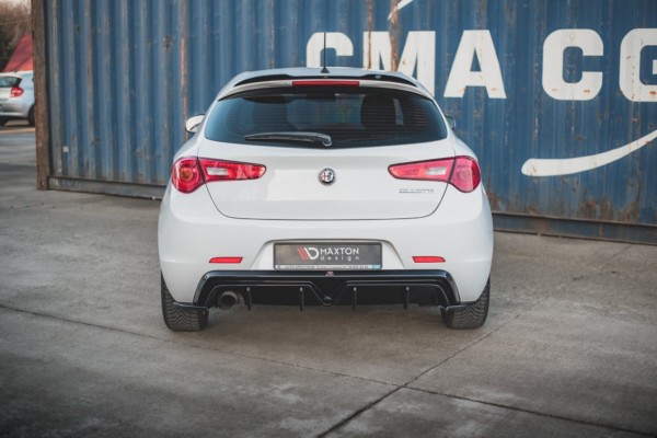 MAXTON DESIGN - Bočné difúzory zadného náraznika V.3 Alfa Romeo Giulietta Facelift , Čierny lesk , – Obrázok 2