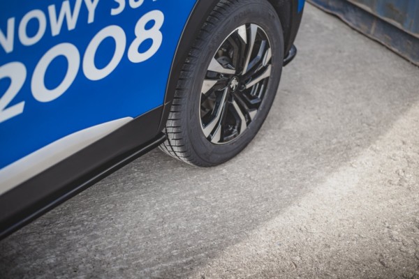 MAXTON DESIGN - Lišty pod prahy Peugeot 2008 Mk2 , Čierny lesk – Obrázok 4
