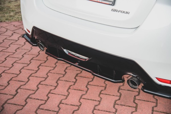 MAXTON DESIGN - Stredový spoiler pod zadný náraznik Toyota GR Yaris Mk4 , Čierny lesk – Obrázok 2