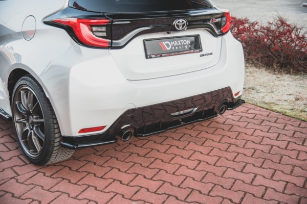 MAXTON DESIGN - Stredový spoiler pod zadný náraznik Toyota GR Yaris Mk4 , Čierny lesk – Obrázok 3