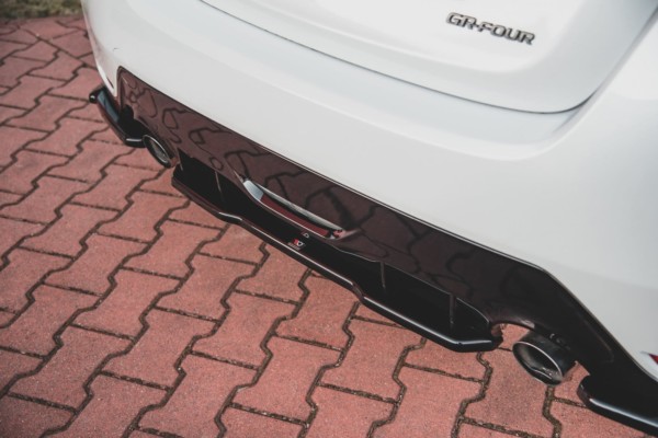 MAXTON DESIGN - Stredový spoiler pod zadný náraznik Toyota GR Yaris Mk4 , Čierny lesk – Obrázok 4