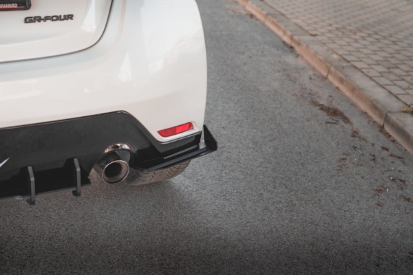 MAXTON DESIGN - Racing Durability Bočné difúzory zadného náraznika + Splitre Toyota GR Yaris Mk4 , Black + Gloss Flaps – Obrázok 3