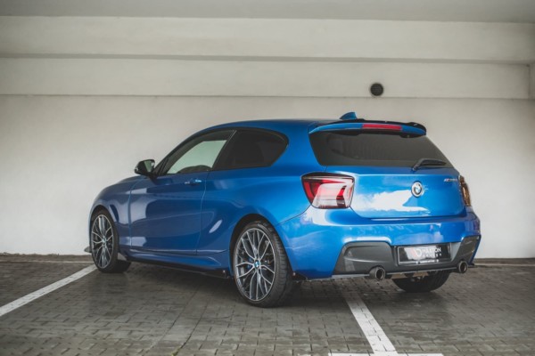 MAXTON DESIGN - Racing Durability Bočné difúzory zadného náraznika + Splitre vhodné pre BMW M135i F20 , Black + Gloss Flaps – Obrázok 4
