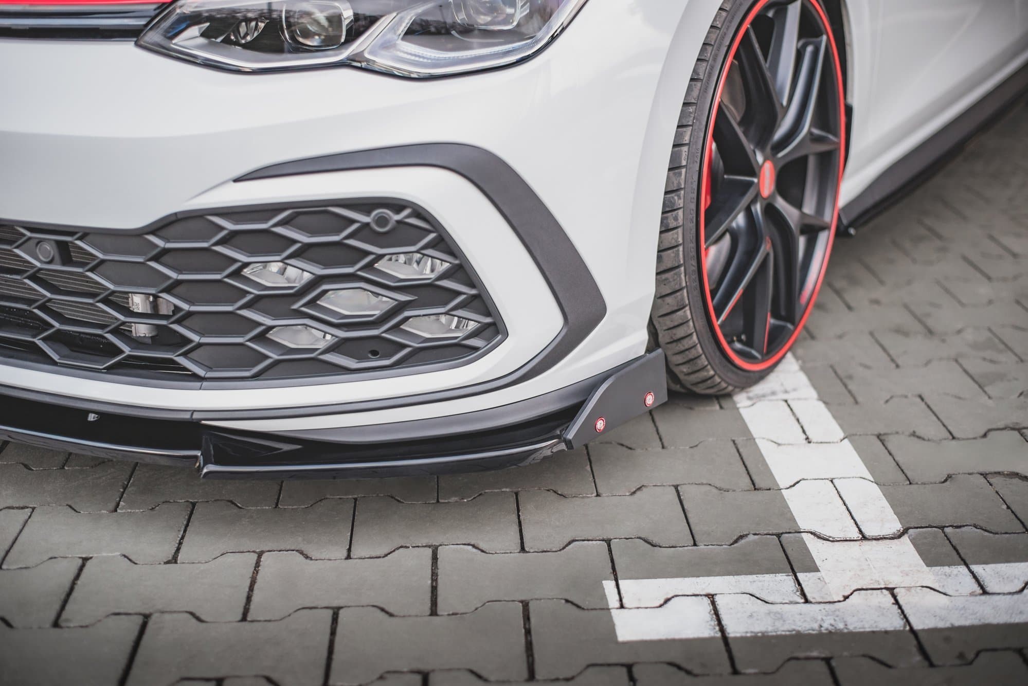MAXTON DESIGN - Spoiler pod Predný náraznik + Splitre V.3 Volkswagen Golf 8 GTI , Čierny lesk
Plus – Obrázok 3