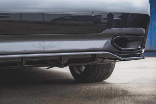 MAXTON DESIGN - Stredový spoiler pod zadný náraznik (with vertical bars) for vhodné pre BMW 7 M-Pack G11 , Čierny lesk – Obrázok 3