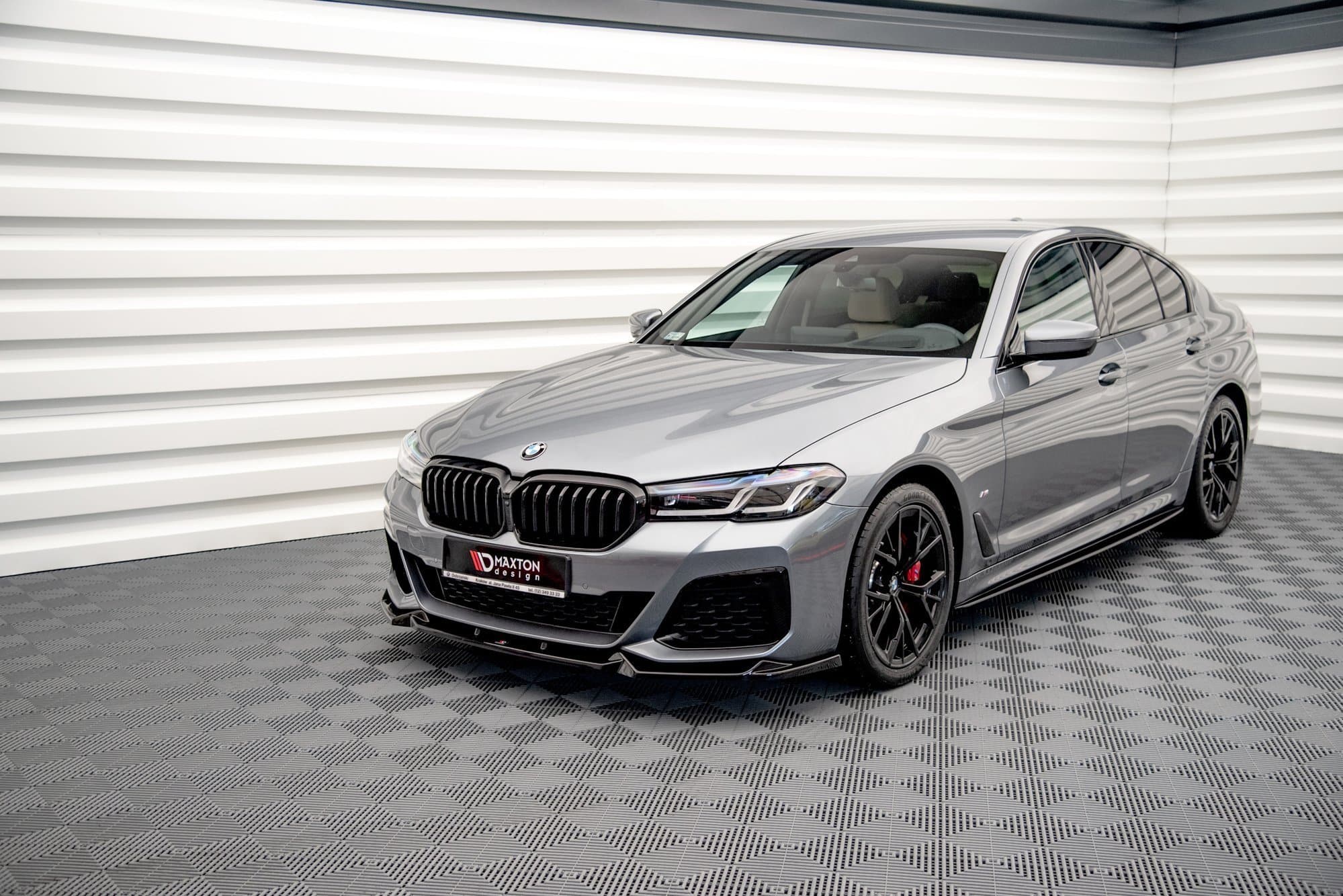MAXTON DESIGN - Spoiler pod Predný náraznik V.1 vhodné pre BMW 5 G30 Facelift M-Pack , Čierny lesk – Obrázok 2