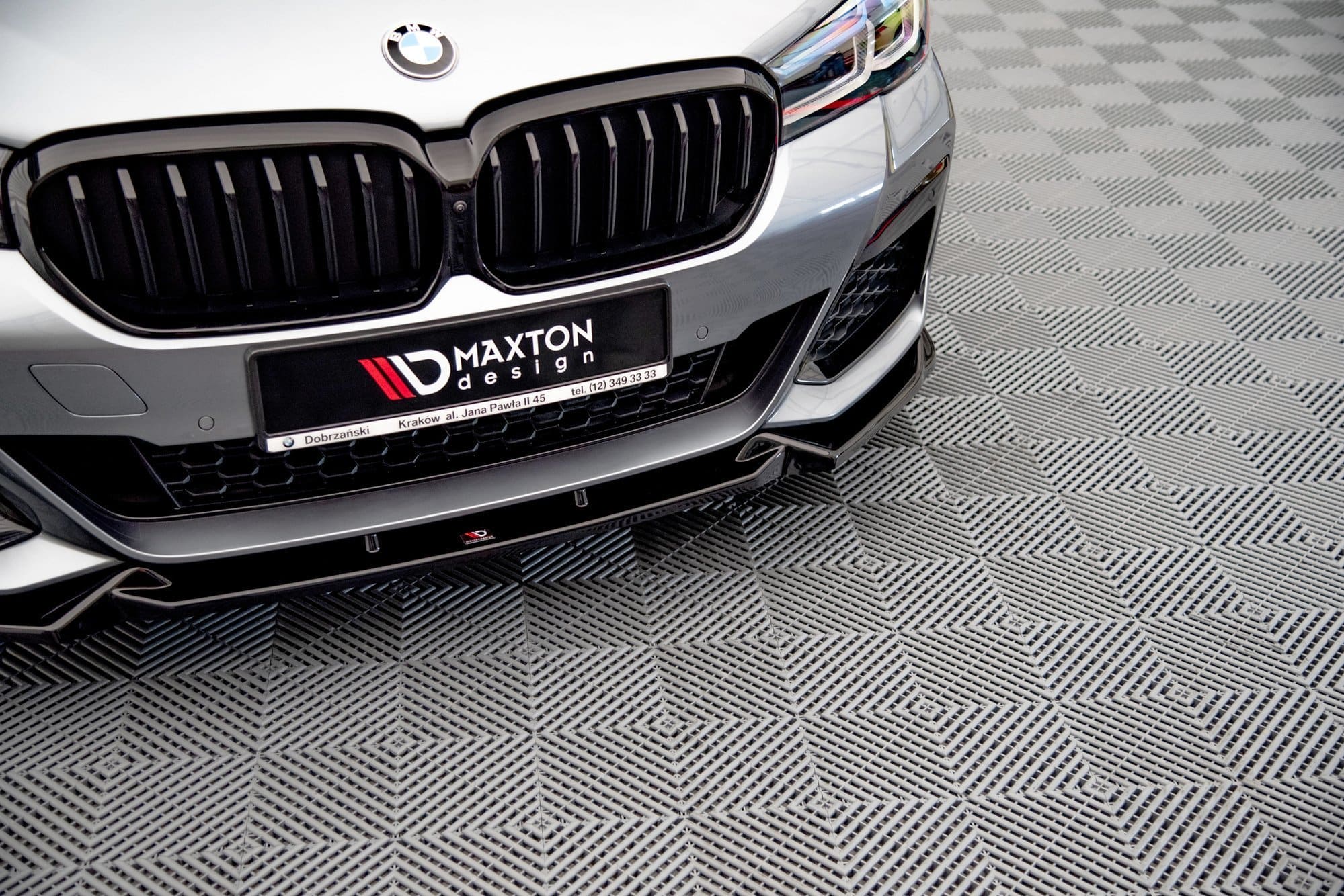 MAXTON DESIGN - Spoiler pod Predný náraznik V.1 vhodné pre BMW 5 G30 Facelift M-Pack , Čierny lesk – Obrázok 3