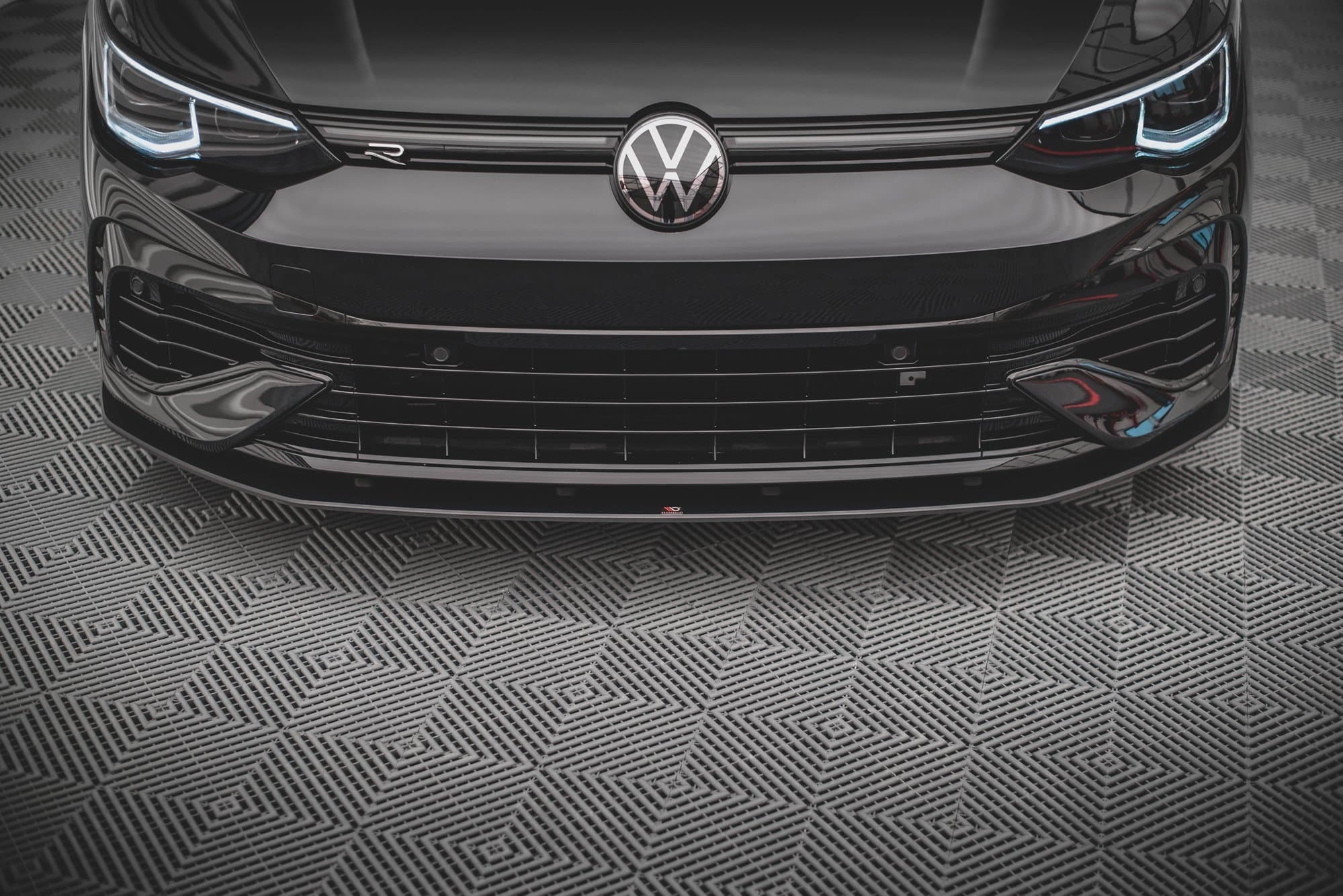 MAXTON DESIGN - Spoiler pod Predný náraznik Volkswagen Golf R Mk8 , Black – Obrázok 2