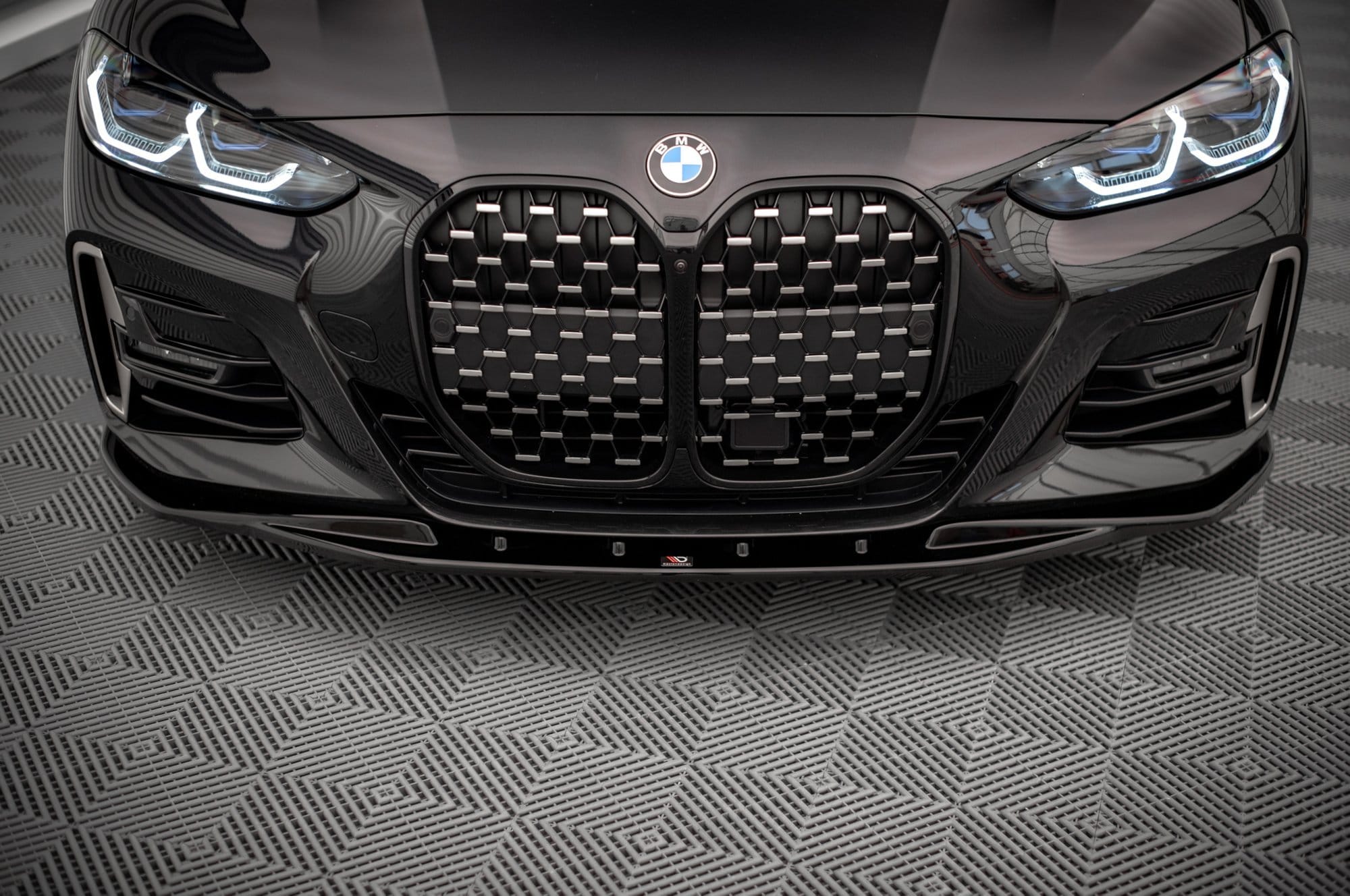 MAXTON DESIGN - Spoiler pod Predný náraznik V.1 vhodné pre BMW 4 M-Pack G22 , Čierny lesk – Obrázok 2