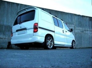 MAXTON DESIGN - Predlženie spoilera TOYOTA HIACE , Sklené vlákno zaklad. náter
