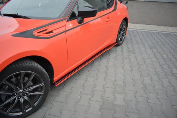 MAXTON DESIGN - Lišty pod prahy V.2 SUBARU BRZ/ TOYOTA GT86 FACELIFT , Čierny lesk  + Red – Obrázok 5