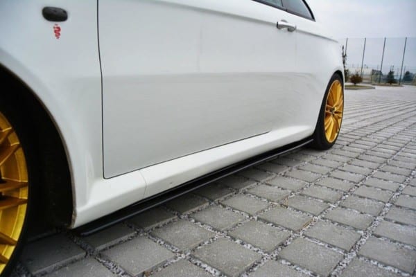 MAXTON DESIGN - Lišty pod prahy Alfa Romeo GT , Čierny lesk – Obrázok 2