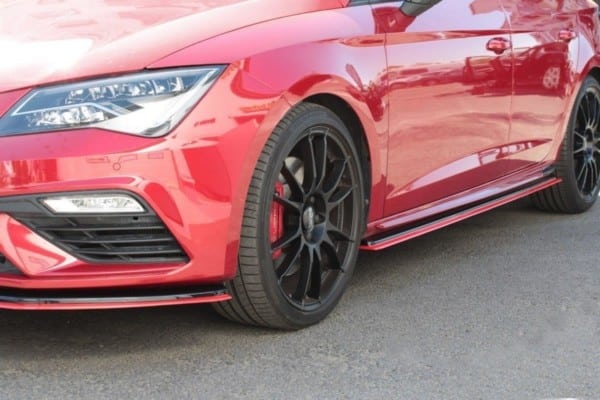 MAXTON DESIGN - Lišty pod prahy v.3 Seat Leon Mk3 Cupra/ FR Facelift , Čierny lesk+ Red