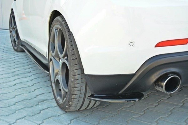 MAXTON DESIGN - Bočné difúzory zadného náraznika Alfa Romeo Giulietta , Čierny lesk – Obrázok 2