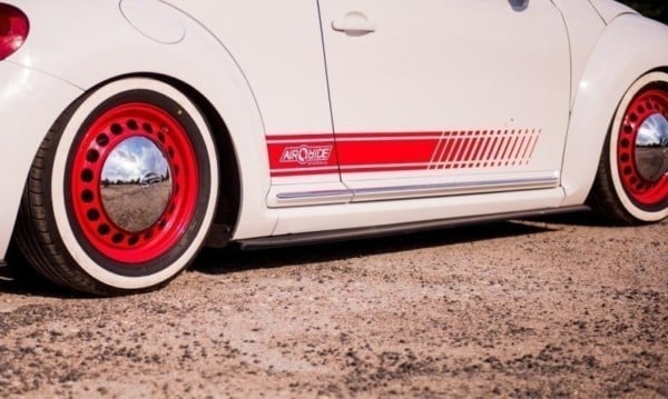MAXTON DESIGN - Lišty pod prahy VW BEETLE , Čierny lesk – Obrázok 4