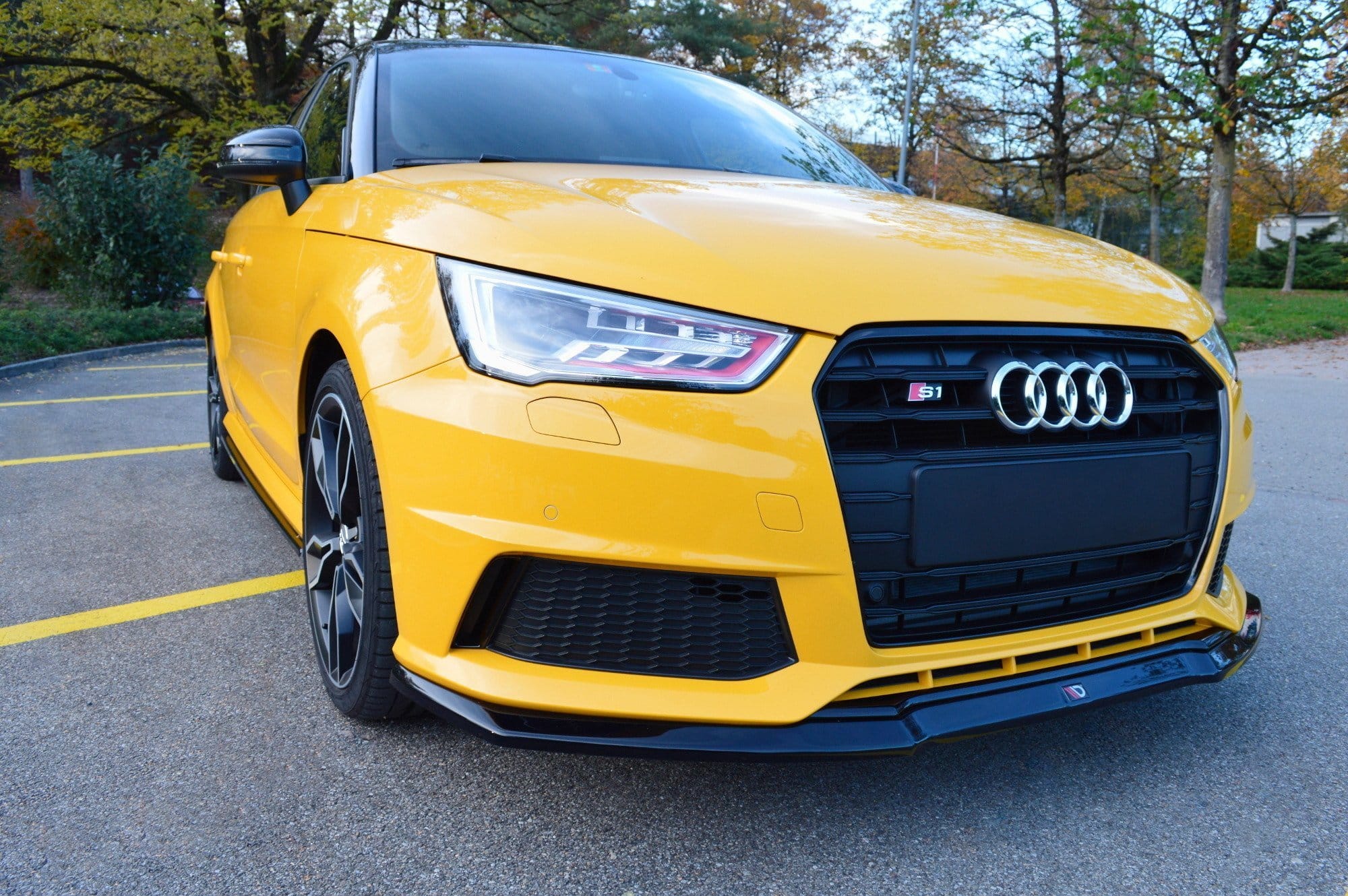 MAXTON DESIGN - Spoiler pod Predný náraznik Audi S1 8X , Čierny lesk