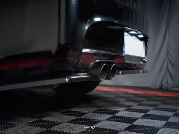 MAXTON DESIGN - Stredový spoiler pod zadný náraznik (WITHOUT VERTICAL BARS) for vhodné pre BMW 1 E81/ E87 M-PACK FACELIFT , Čierny lesk – Obrázok 3