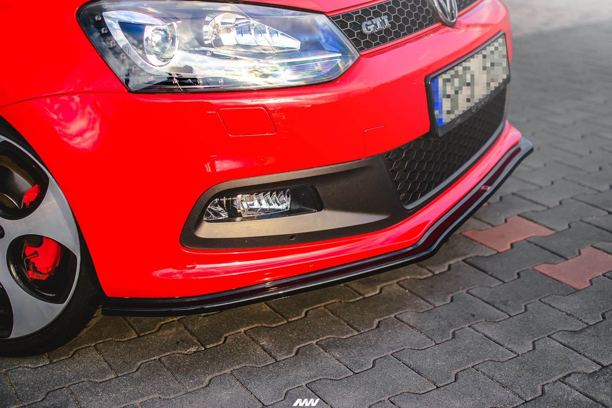 MAXTON DESIGN - Spoiler pod Predný náraznik V.2 VOLKSWAGEN POLO MK5 GTI 6R PREFACE , Čierny lesk