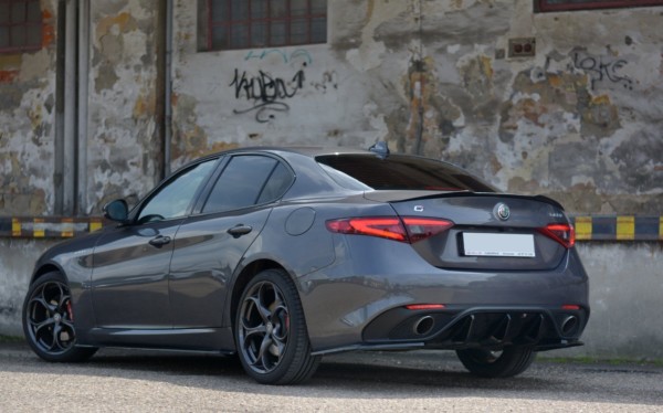 MAXTON DESIGN - Bočné difúzory zadného náraznika ALFA ROMEO GIULIA VELOCE , Čierny lesk – Obrázok 4