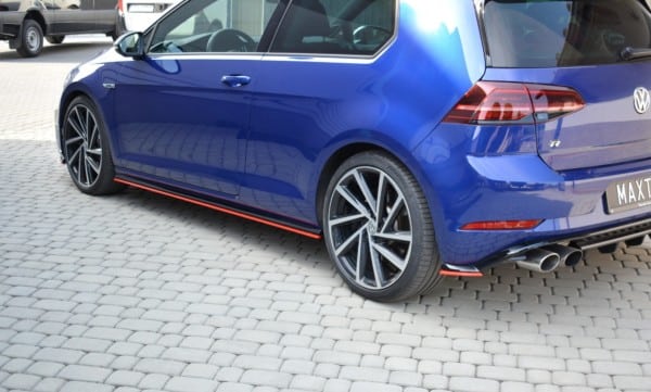 MAXTON DESIGN - Lišty pod prahy V.2 VW Golf 7 R / R-Line Facelift , Čierny lesk – Obrázok 2