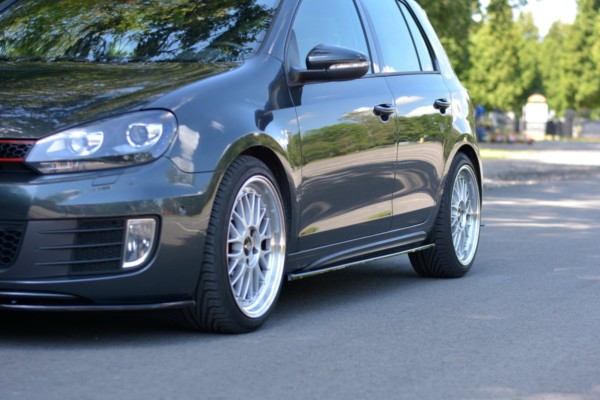 MAXTON DESIGN - Lišty pod prahy VW GOLF MK6 GTI/ GTD , Čierny lesk – Obrázok 3