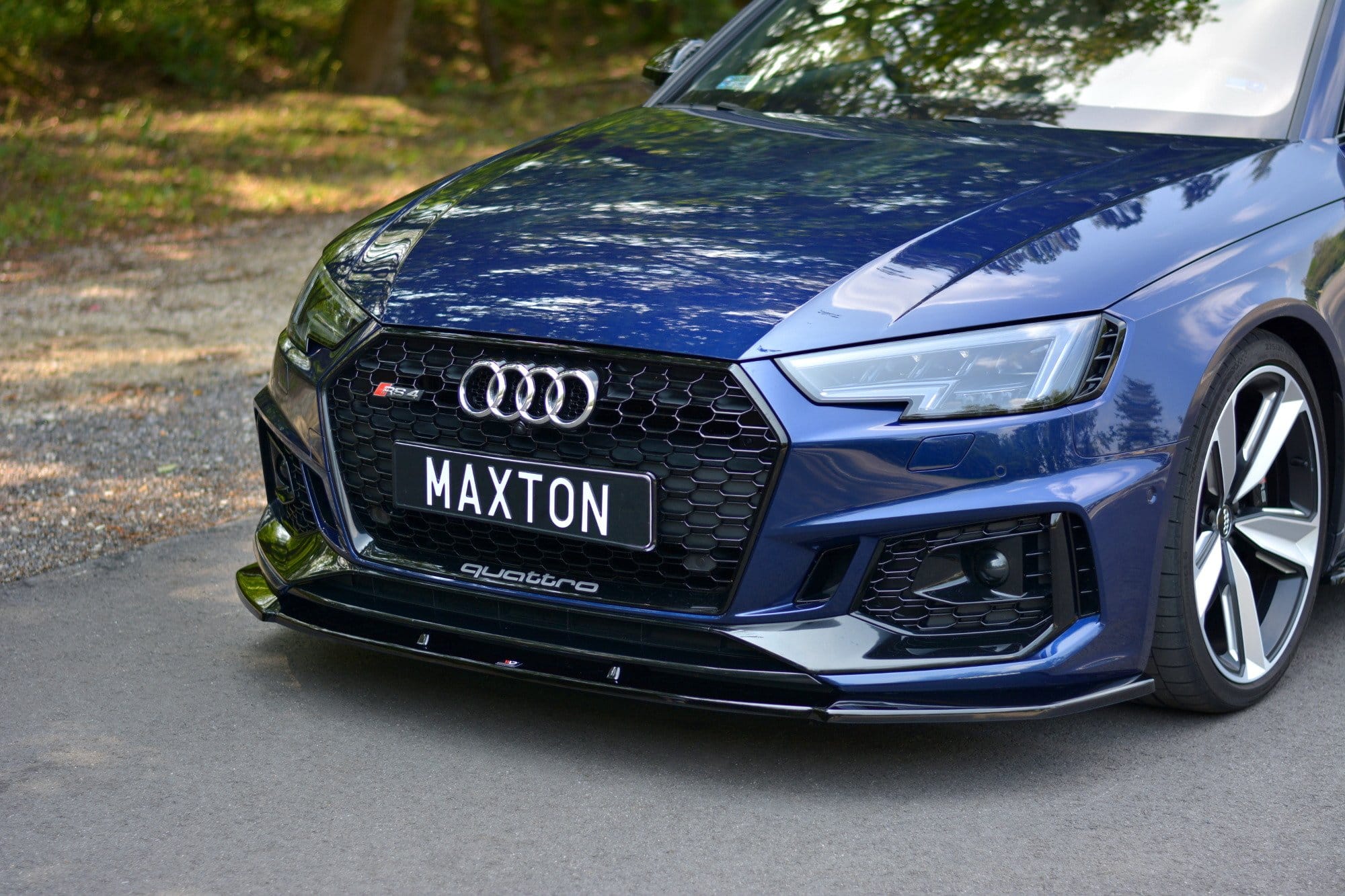 MAXTON DESIGN - Spoiler pod Predný náraznik V.1 Audi RS4 B9 , Čierny lesk – Obrázok 4