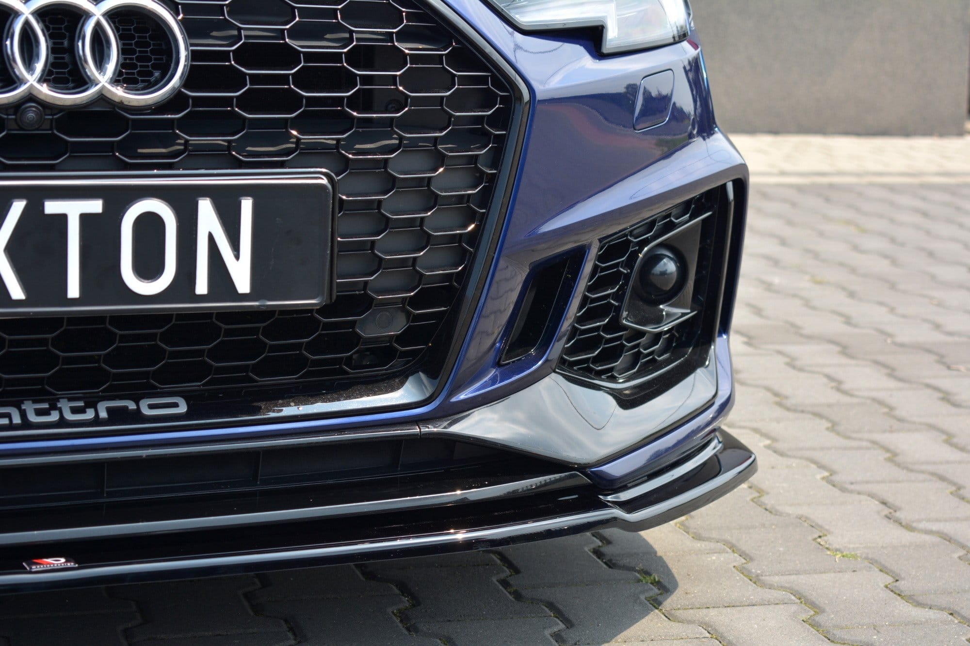 MAXTON DESIGN - Spoiler pod Predný náraznik V.2 Audi RS4 B9 , Čierny lesk – Obrázok 3
