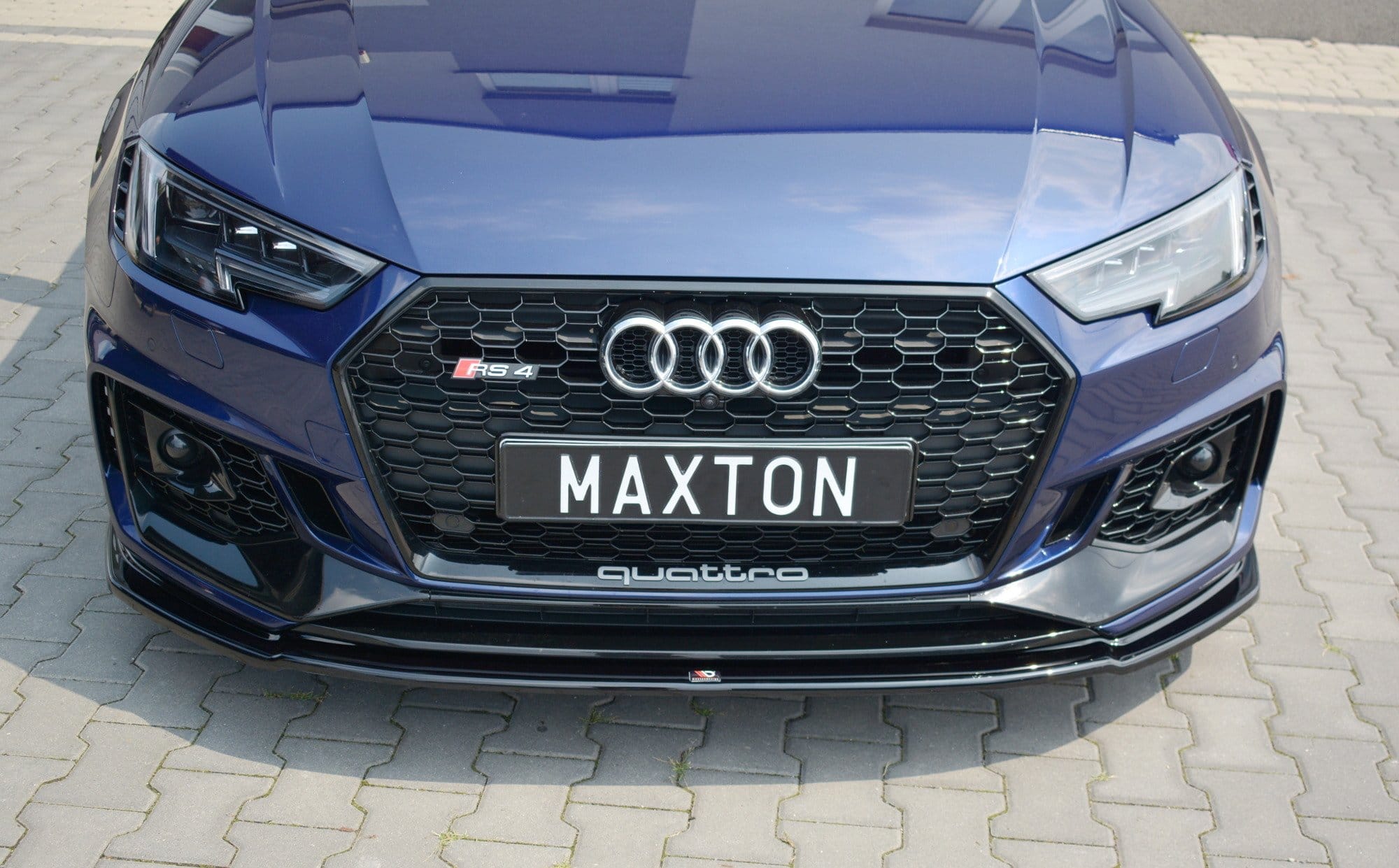 MAXTON DESIGN - Spoiler pod Predný náraznik V.2 Audi RS4 B9 , Čierny lesk – Obrázok 5