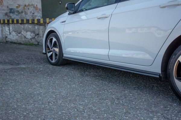 MAXTON DESIGN - Lišty pod prahy VW POLO MK6 GTI , Čierny lesk – Obrázok 8