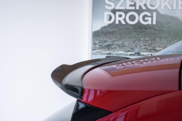 MAXTON DESIGN - Predlženie spoilera  Skoda Scala , 
Čierny lesk