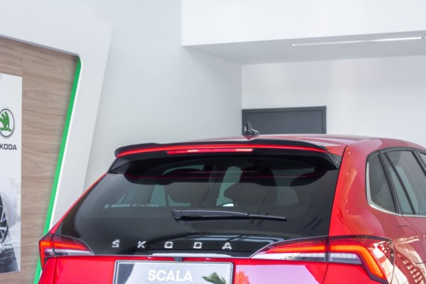 MAXTON DESIGN - Predlženie spoilera  Skoda Scala , 
Čierny lesk – Obrázok 4