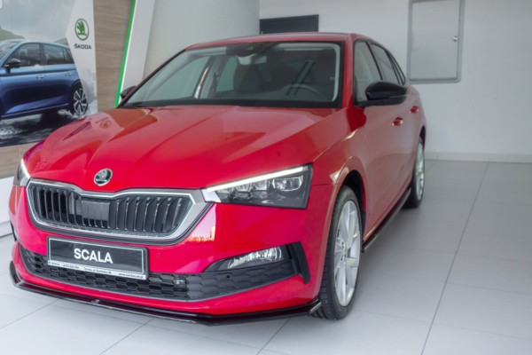 MAXTON DESIGN - Lišty pod prahy Skoda Scala , Čierny lesk – Obrázok 2